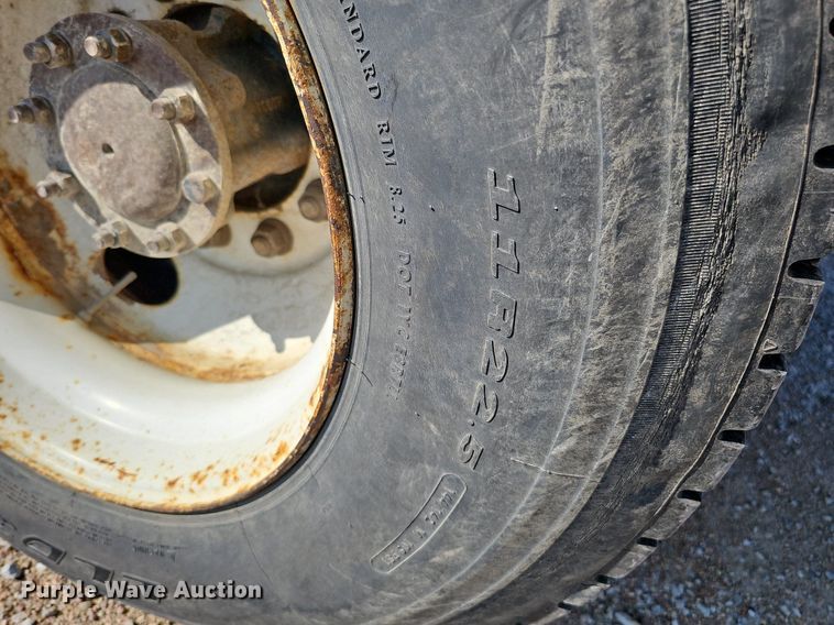 image for item DQ0104 2007 International 7400  dump truck