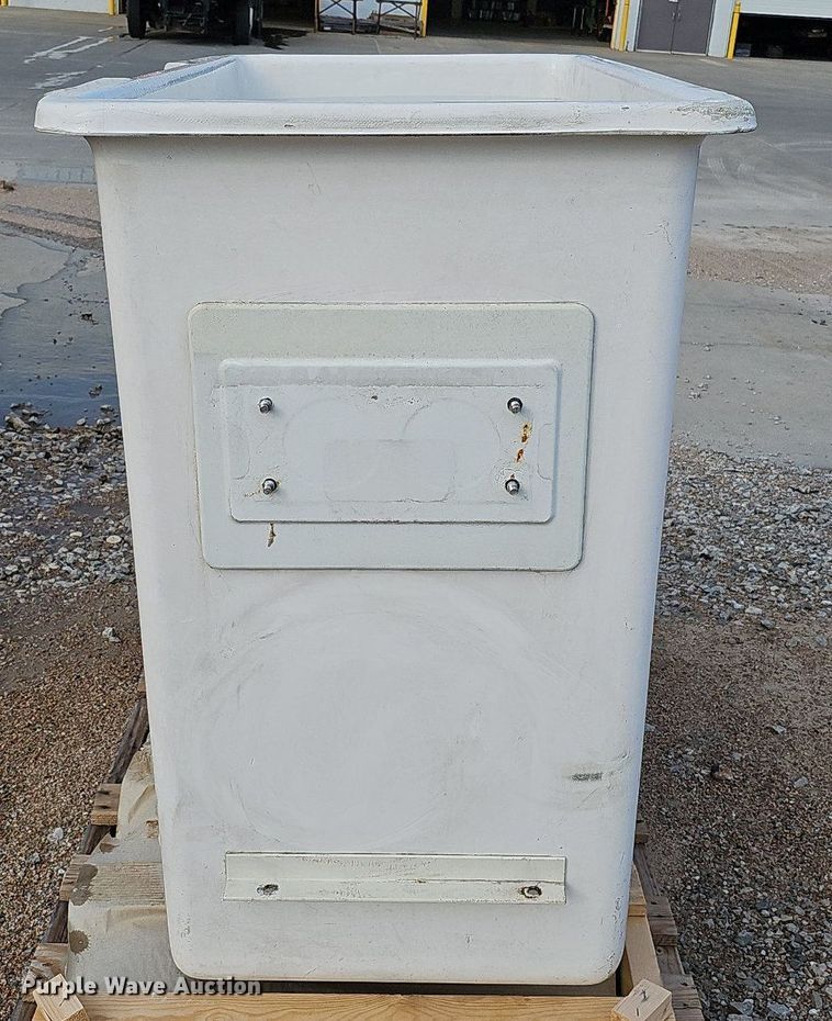 image for item DQ0106 Altec  non-insulated bucket