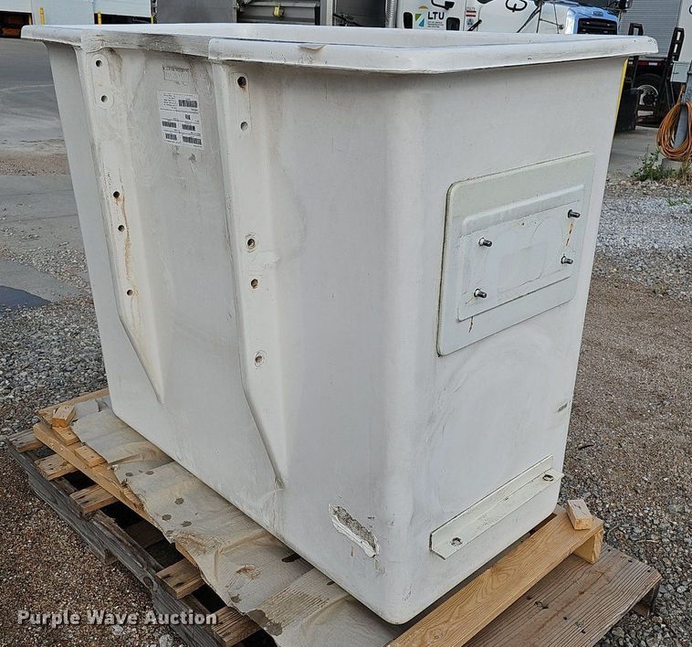 image for item DQ0106 Altec  non-insulated bucket