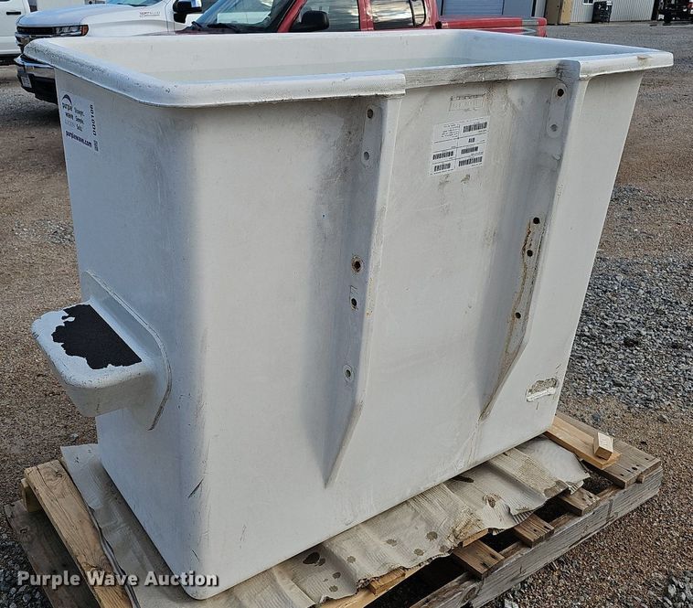 image for item DQ0106 Altec  non-insulated bucket