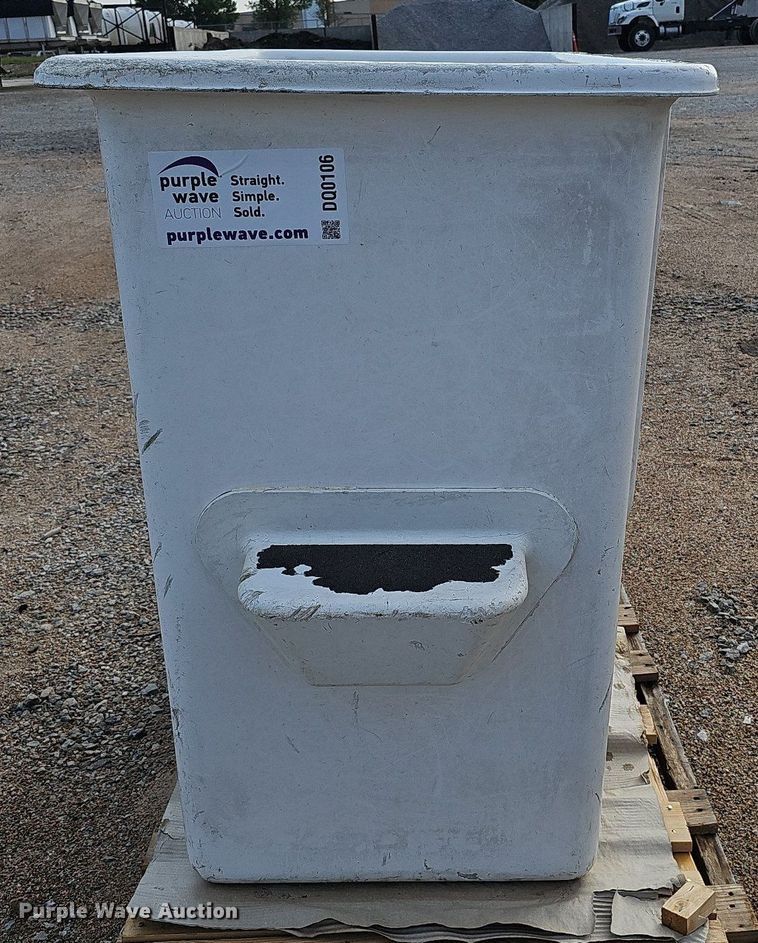 image for item DQ0106 Altec  non-insulated bucket