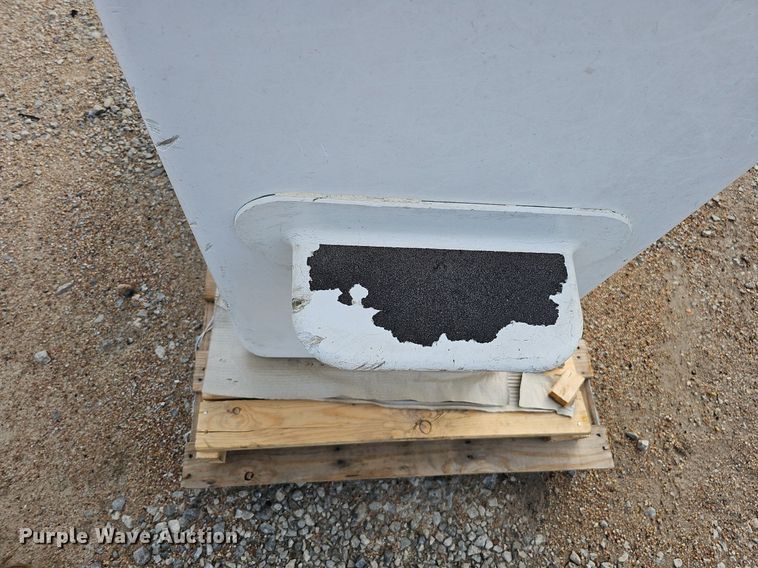 image for item DQ0106 Altec  non-insulated bucket