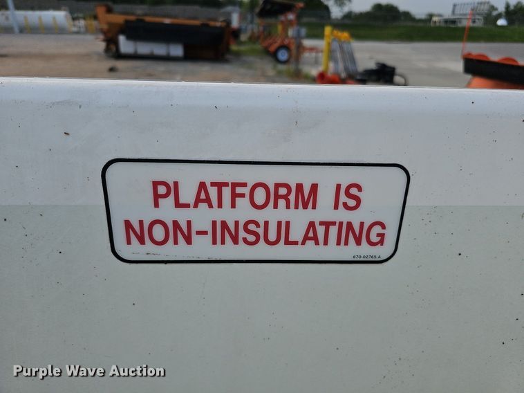 image for item DQ0106 Altec  non-insulated bucket