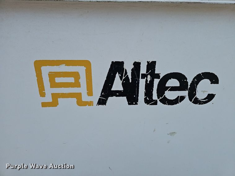 image for item DQ0106 Altec  non-insulated bucket