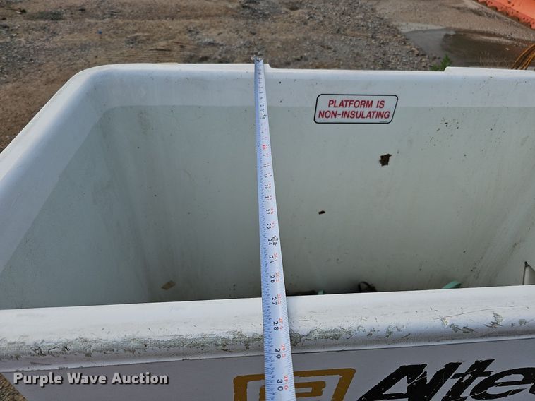 image for item DQ0106 Altec  non-insulated bucket