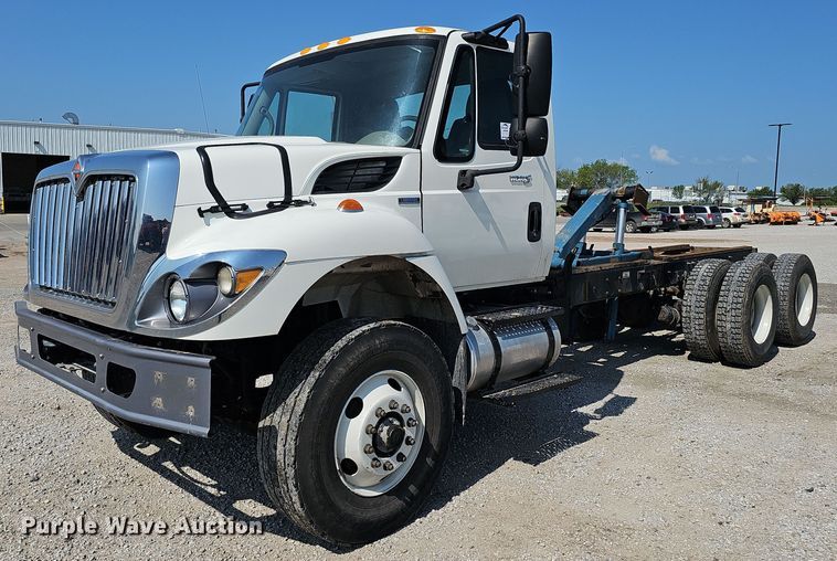 image for item DQ0109 2009 International WorkStar 7400  truck cab and chassis
