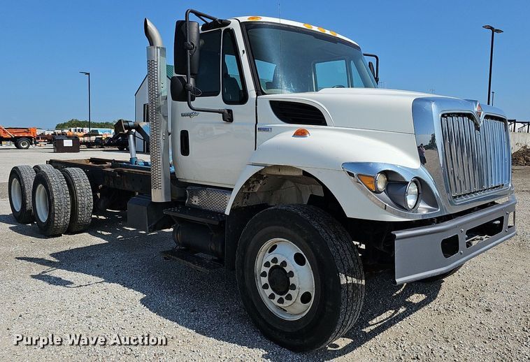 image for item DQ0109 2009 International WorkStar 7400  truck cab and chassis