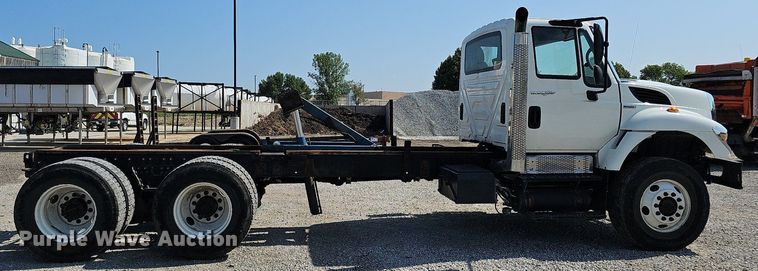 image for item DQ0109 2009 International WorkStar 7400  truck cab and chassis