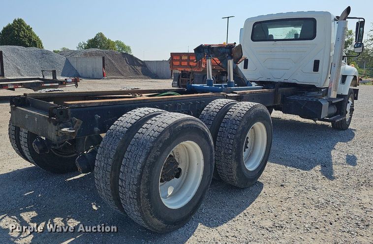 image for item DQ0109 2009 International WorkStar 7400  truck cab and chassis