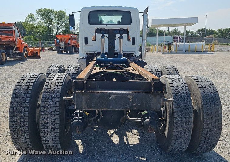 image for item DQ0109 2009 International WorkStar 7400  truck cab and chassis