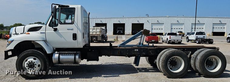 image for item DQ0109 2009 International WorkStar 7400  truck cab and chassis