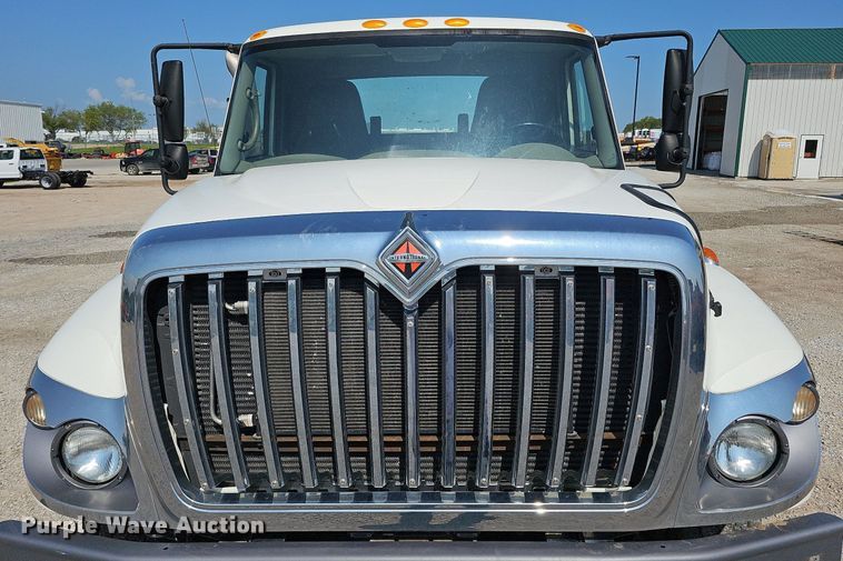 image for item DQ0109 2009 International WorkStar 7400  truck cab and chassis