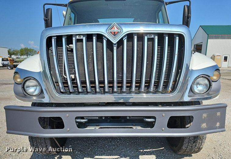 image for item DQ0109 2009 International WorkStar 7400  truck cab and chassis