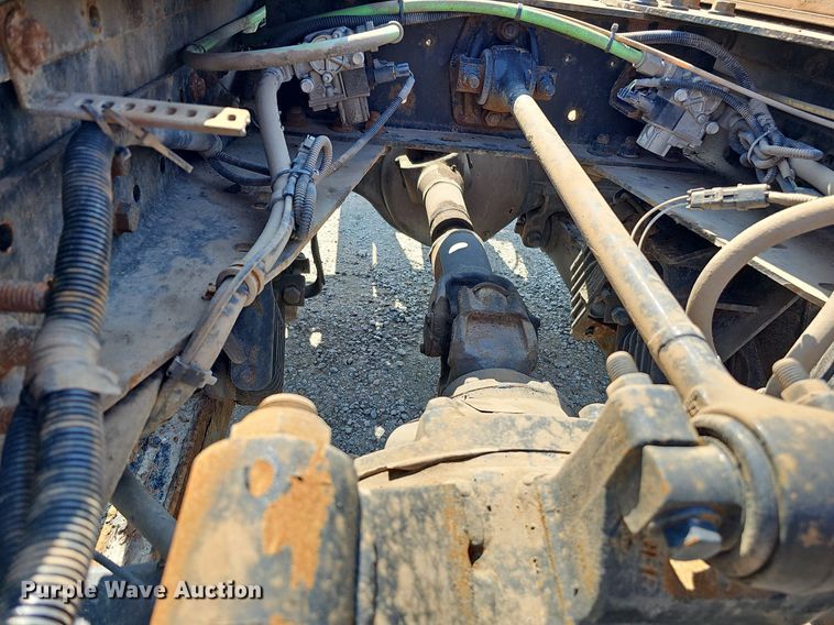 image for item DQ0109 2009 International WorkStar 7400  truck cab and chassis