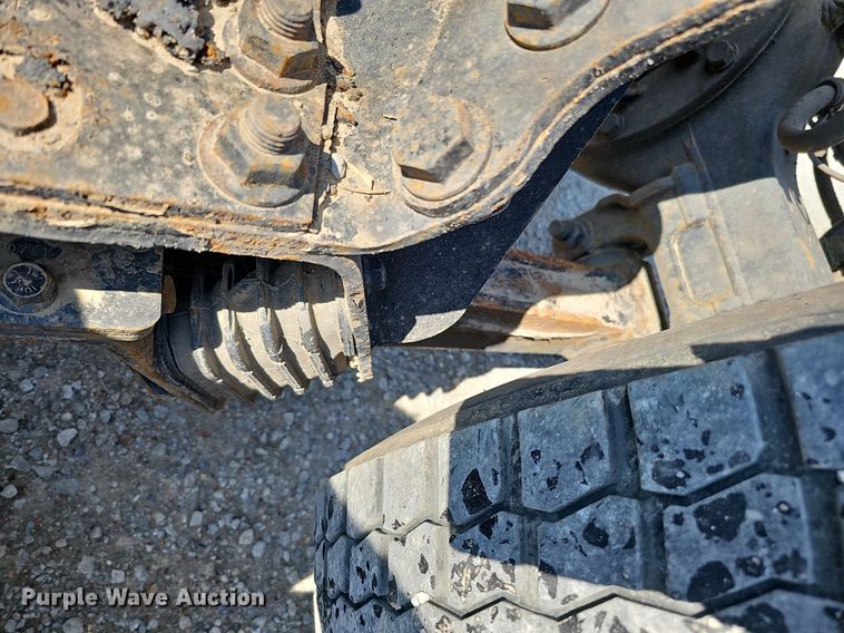 image for item DQ0109 2009 International WorkStar 7400  truck cab and chassis