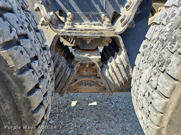 image for item DQ0109 2009 International WorkStar 7400  truck cab and chassis