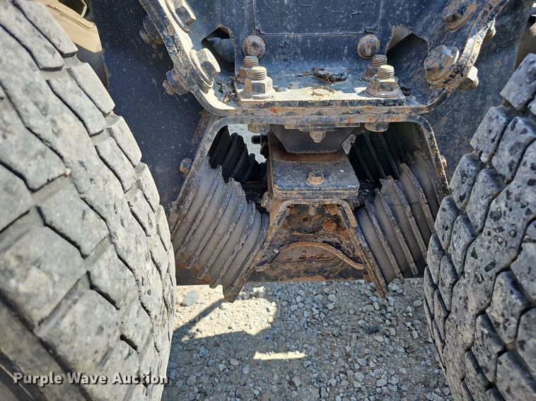 image for item DQ0109 2009 International WorkStar 7400  truck cab and chassis