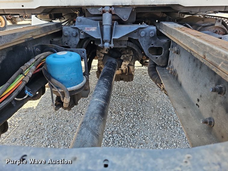 image for item DQ0109 2009 International WorkStar 7400  truck cab and chassis