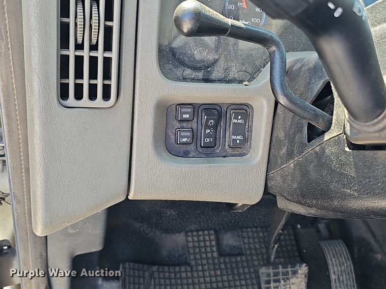 image for item DQ0109 2009 International WorkStar 7400  truck cab and chassis