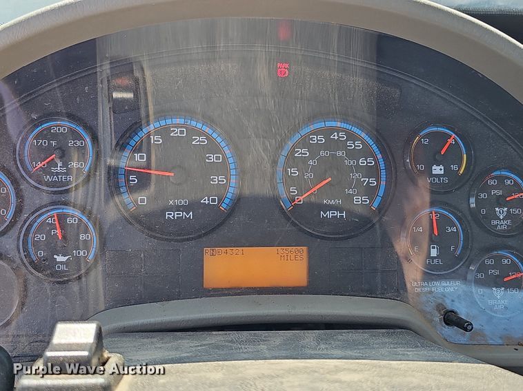 image for item DQ0109 2009 International WorkStar 7400  truck cab and chassis