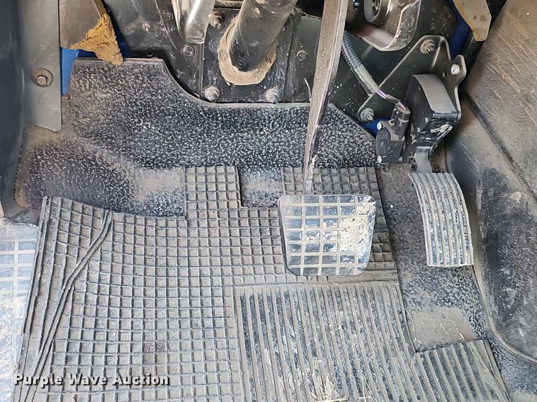 image for item DQ0109 2009 International WorkStar 7400  truck cab and chassis