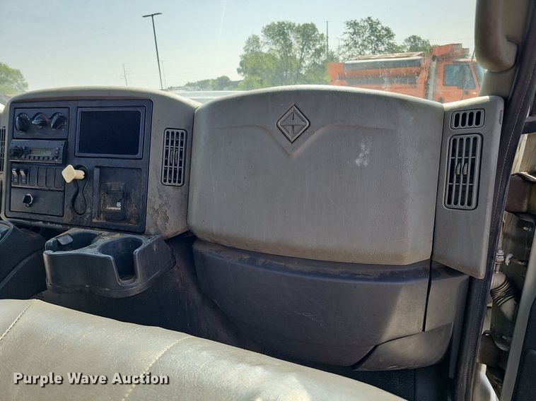 image for item DQ0109 2009 International WorkStar 7400  truck cab and chassis