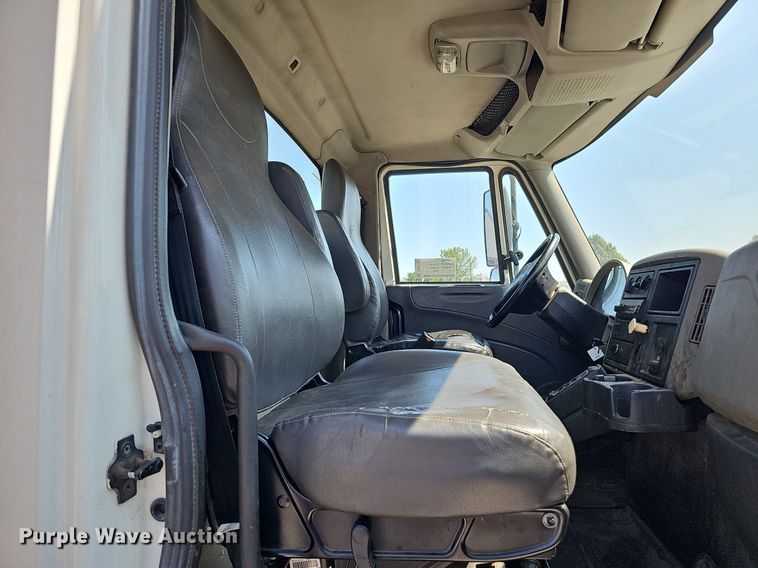 image for item DQ0109 2009 International WorkStar 7400  truck cab and chassis