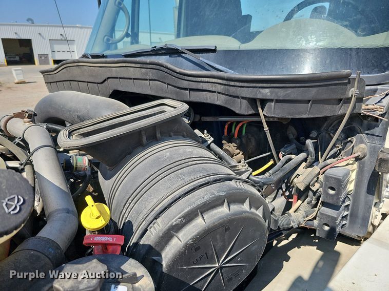 image for item DQ0109 2009 International WorkStar 7400  truck cab and chassis