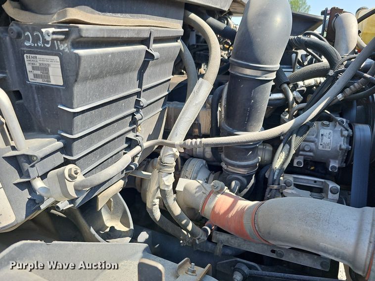 image for item DQ0109 2009 International WorkStar 7400  truck cab and chassis