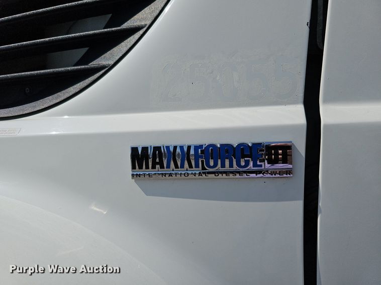 image for item DQ0109 2009 International WorkStar 7400  truck cab and chassis