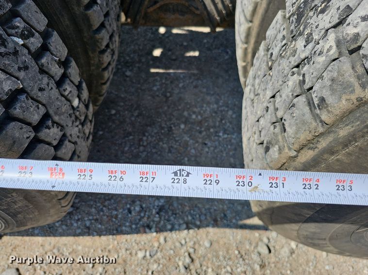 image for item DQ0109 2009 International WorkStar 7400  truck cab and chassis