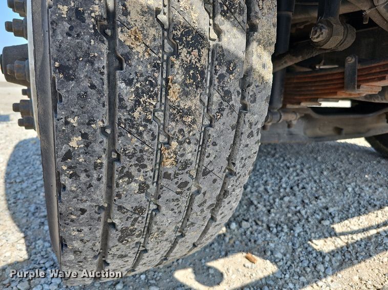 image for item DQ0109 2009 International WorkStar 7400  truck cab and chassis