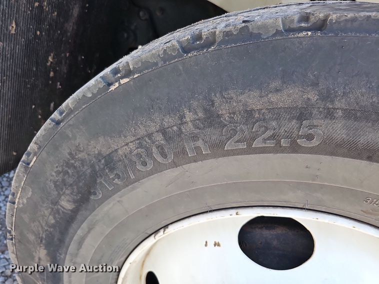 image for item DQ0109 2009 International WorkStar 7400  truck cab and chassis