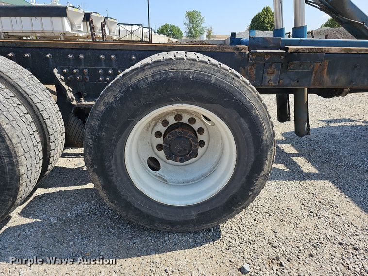 image for item DQ0109 2009 International WorkStar 7400  truck cab and chassis