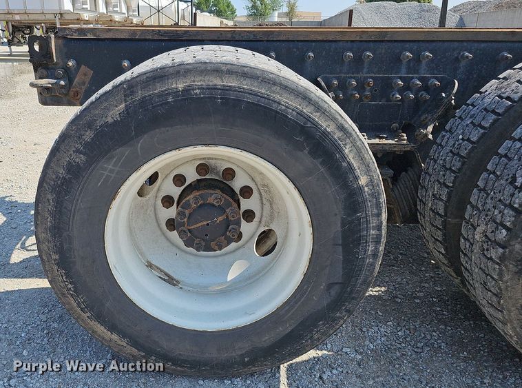 image for item DQ0109 2009 International WorkStar 7400  truck cab and chassis