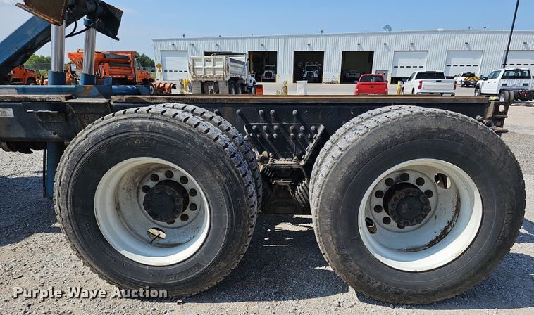 image for item DQ0109 2009 International WorkStar 7400  truck cab and chassis