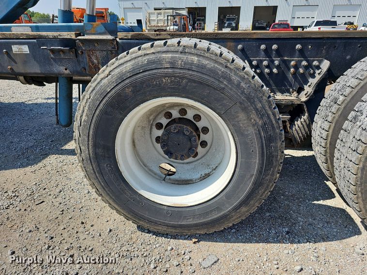 image for item DQ0109 2009 International WorkStar 7400  truck cab and chassis