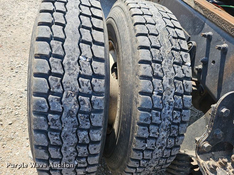 image for item DQ0109 2009 International WorkStar 7400  truck cab and chassis