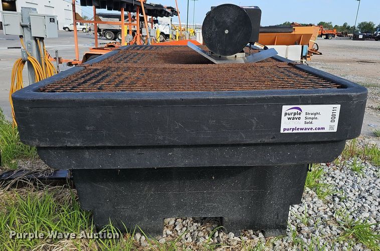 image for item DQ0111 SaltDogg SHPE 1500  spreader