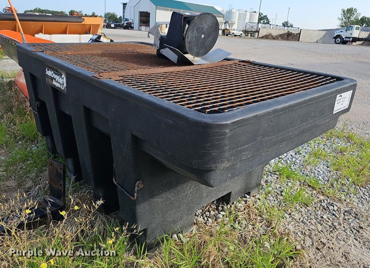 image for item DQ0111 SaltDogg SHPE 1500  spreader