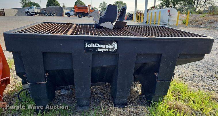 image for item DQ0111 SaltDogg SHPE 1500  spreader