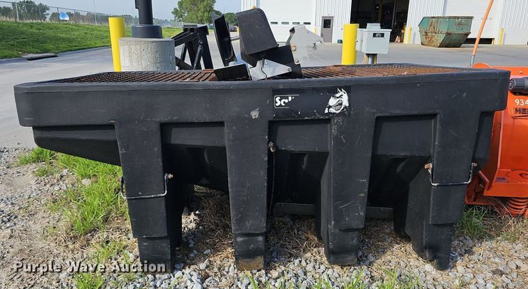 image for item DQ0111 SaltDogg SHPE 1500  spreader