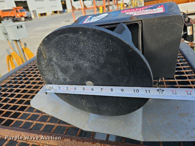 image for item DQ0111 SaltDogg SHPE 1500  spreader