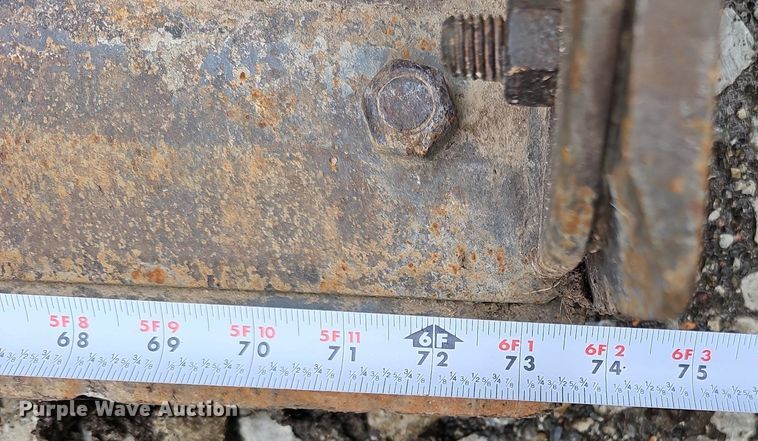 image for item DQ0112 2006 Bobcat S250  skid steer loader