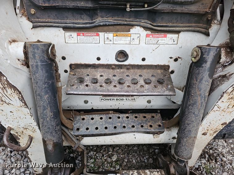 image for item DQ0112 2006 Bobcat S250  skid steer loader