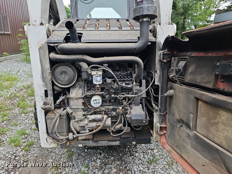 image for item DQ0112 2006 Bobcat S250  skid steer loader