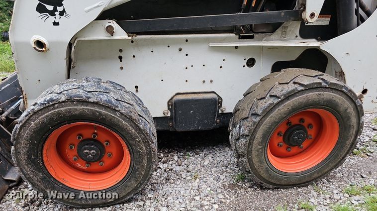 image for item DQ0112 2006 Bobcat S250  skid steer loader