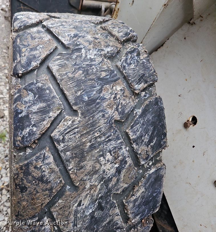 image for item DQ0112 2006 Bobcat S250  skid steer loader