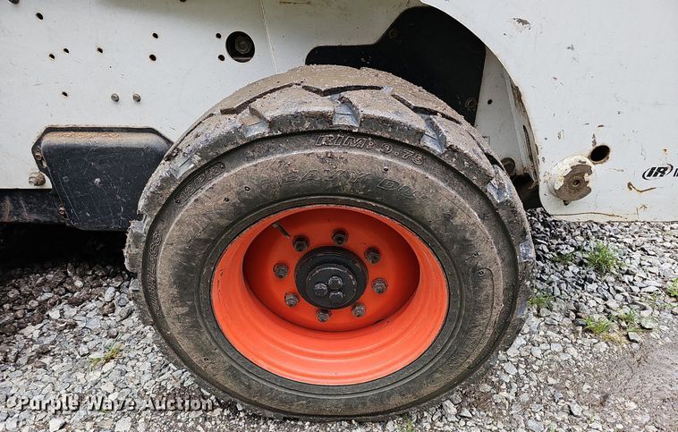 image for item DQ0112 2006 Bobcat S250  skid steer loader