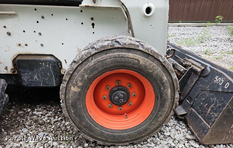 image for item DQ0112 2006 Bobcat S250  skid steer loader